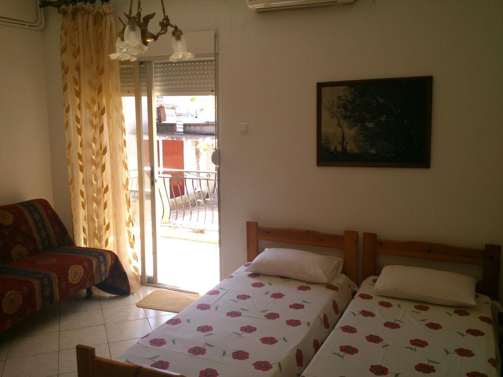 Gkoloi Studios & Apartments Kalyves Polygyrou Екстериор снимка